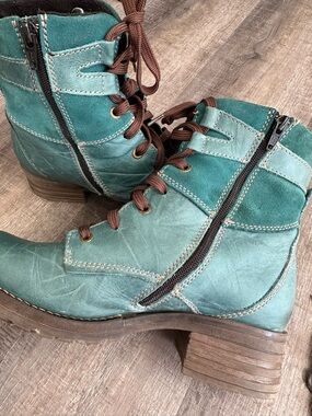 Dromedaris Teal Kara Scrunched Leather & Suede Boot - 39/8.5